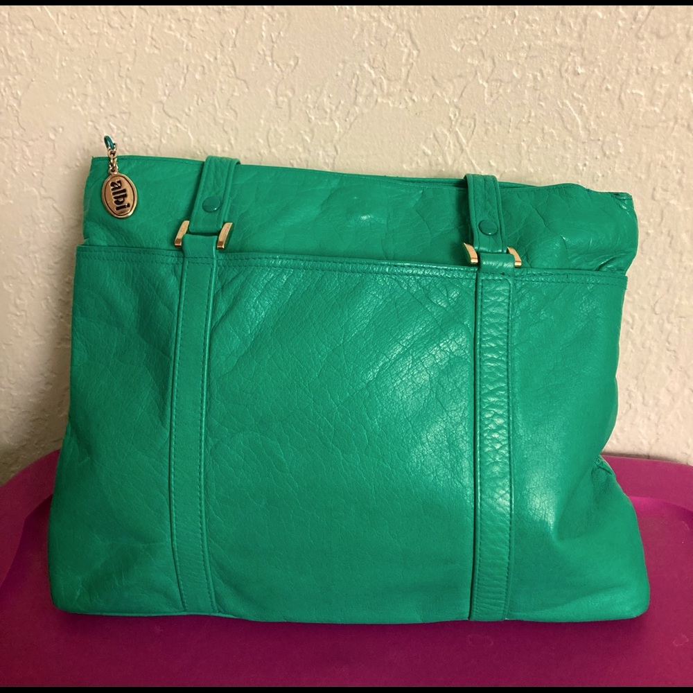 Green albi  shoulder/satchel purse zipper and magnet snap